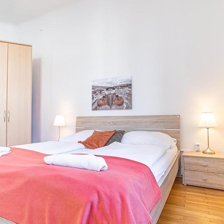 Simple Apartment Near Wiener Stadthalle Ngoại thất bức ảnh