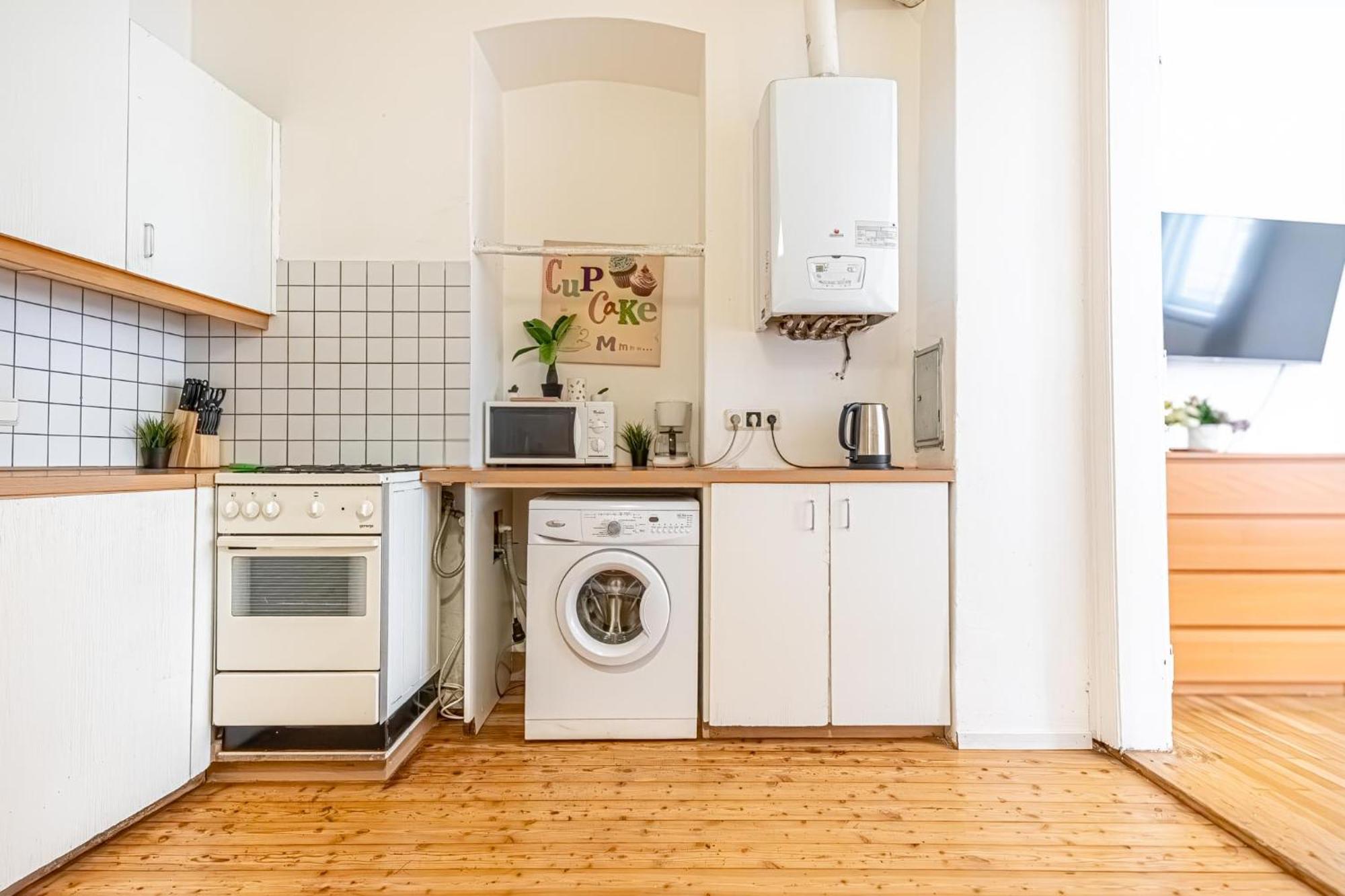 Simple Apartment Near Wiener Stadthalle Ngoại thất bức ảnh