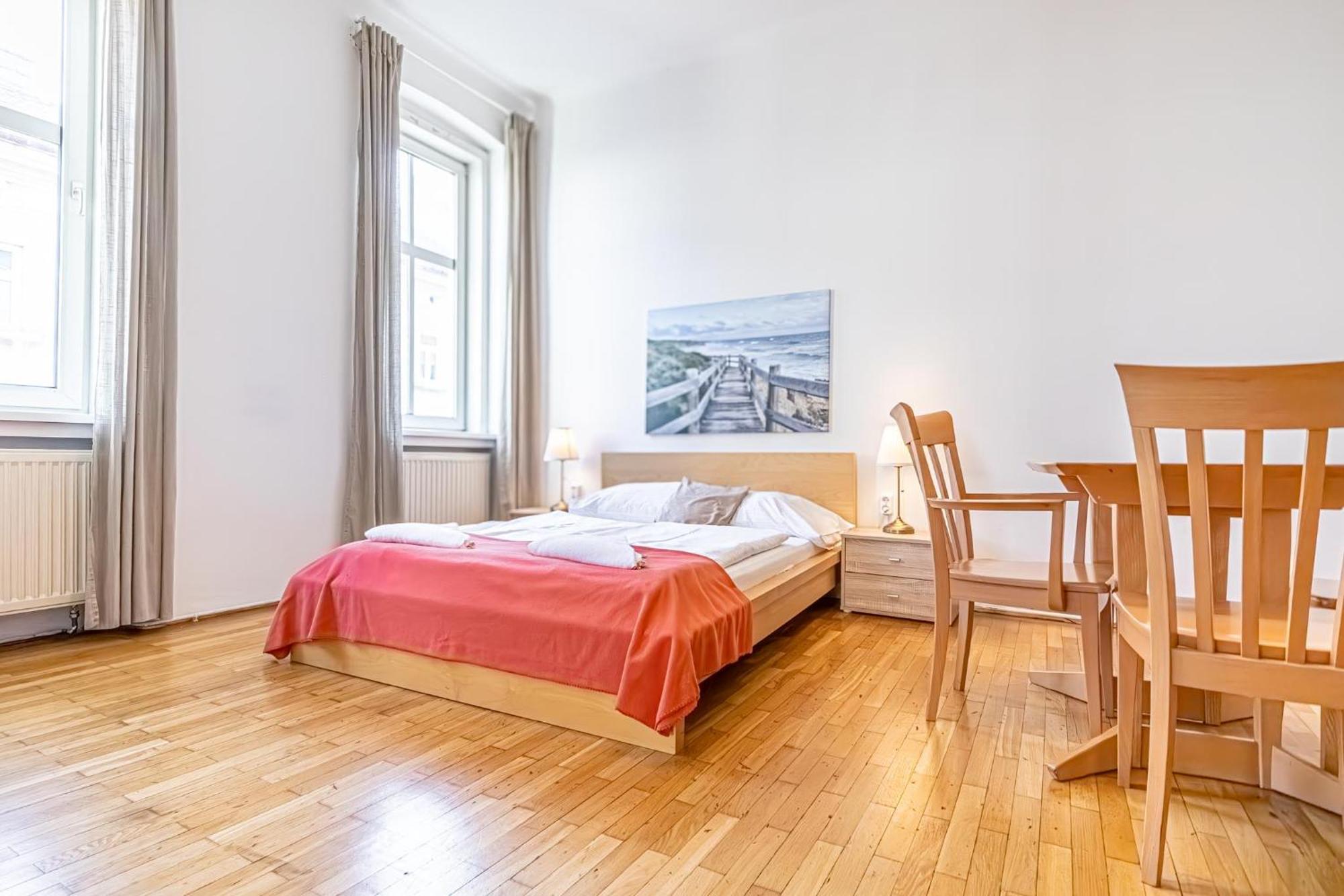 Simple Apartment Near Wiener Stadthalle Ngoại thất bức ảnh