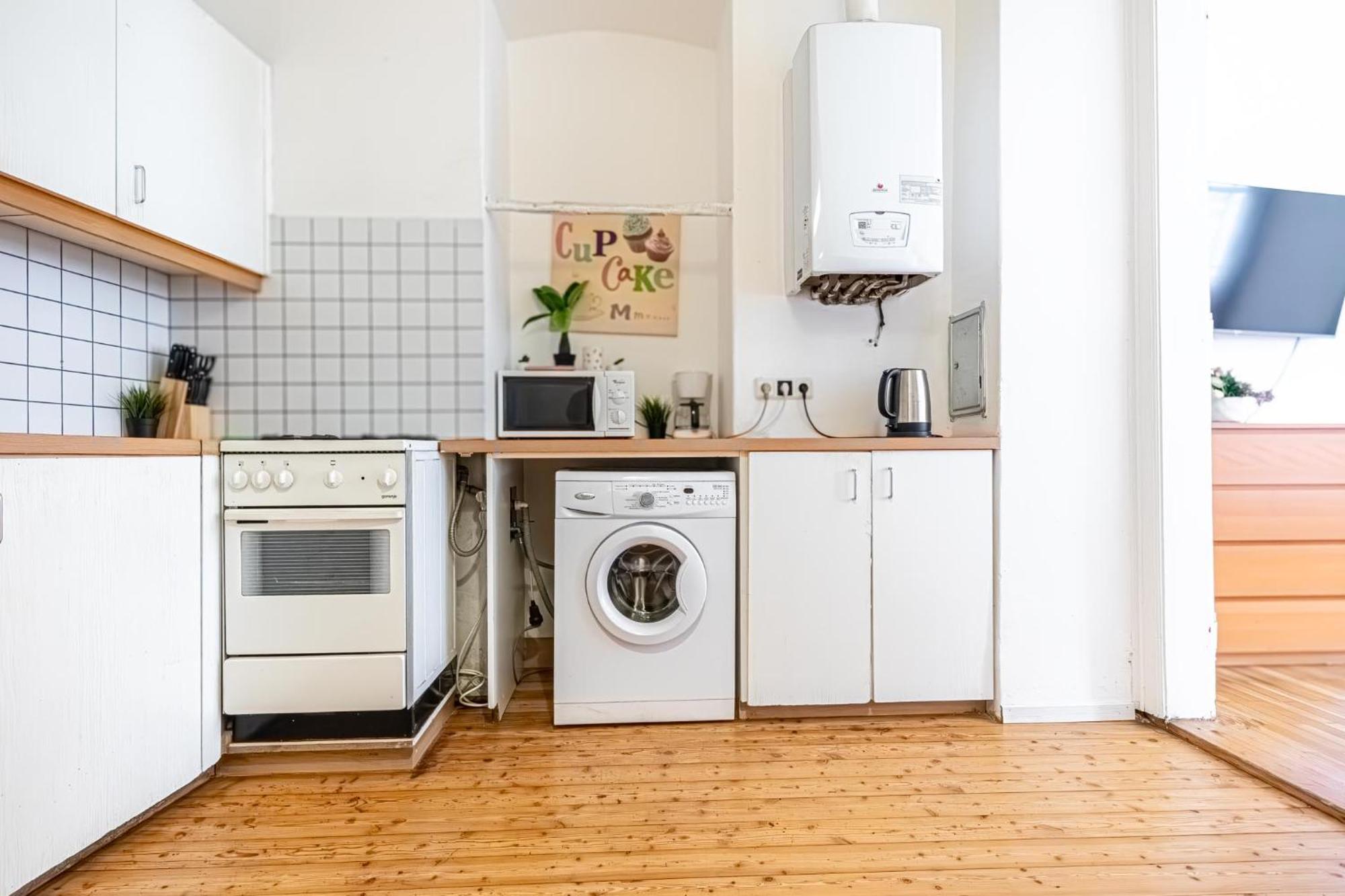 Simple Apartment Near Wiener Stadthalle Ngoại thất bức ảnh